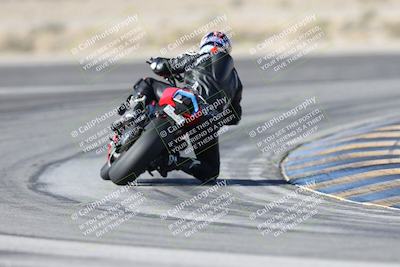 media/Dec-01-2025-Moto Forza (Mon) [[2daa91e15f]]/1-Advanced Group/Session 2 Turn 11 Backside/